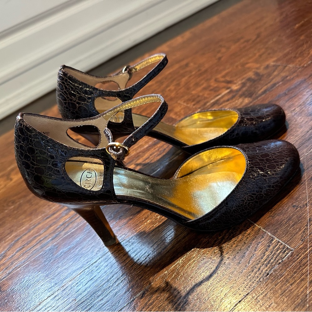 GOOOOORGEOUS Joan & David heels.  Beautiful chocolate brown skin.  Like new!